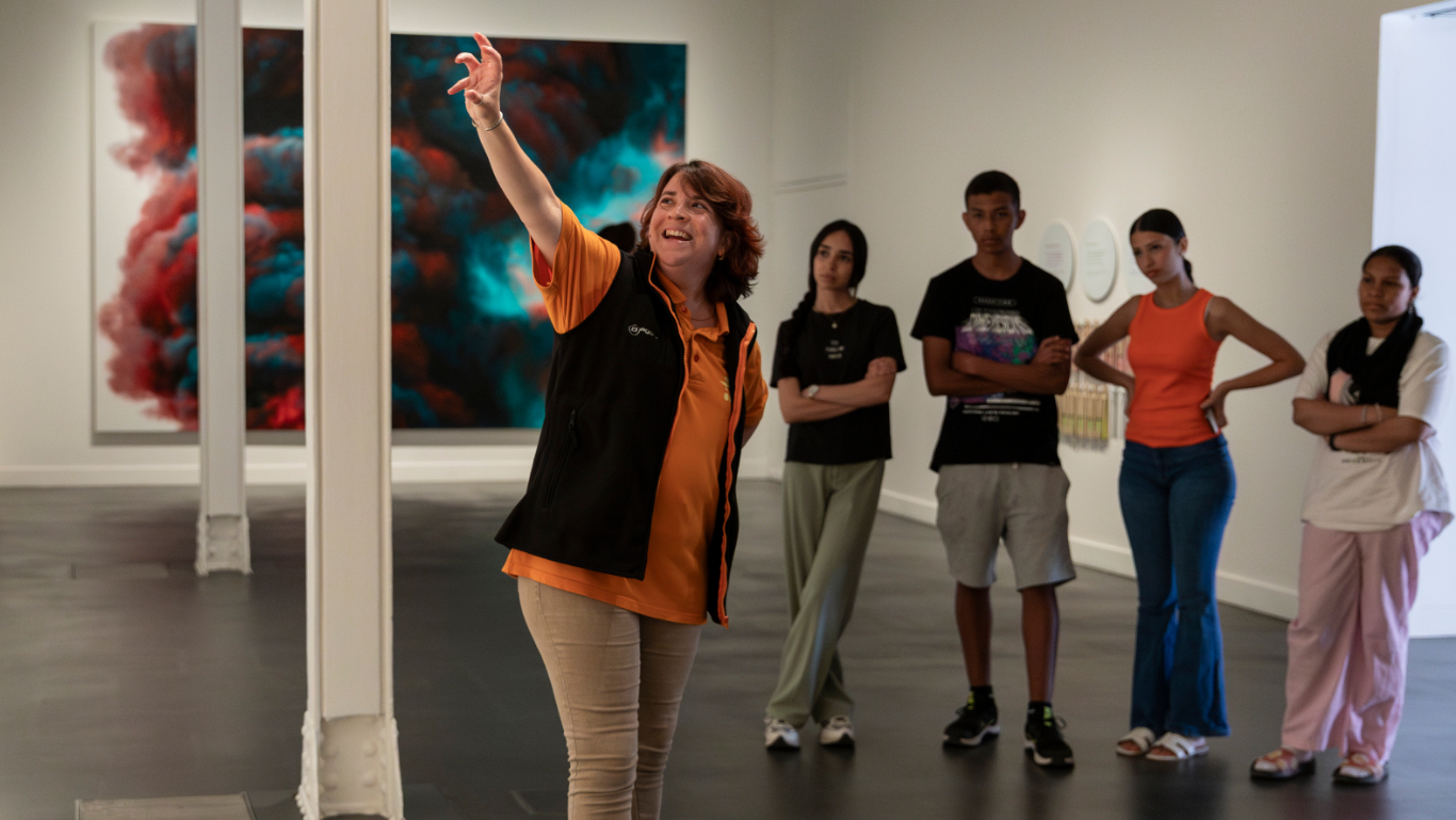 Actividad de la exposición una fuerza del pasado. colección de arte contemporáneo fundación ”la caixa”