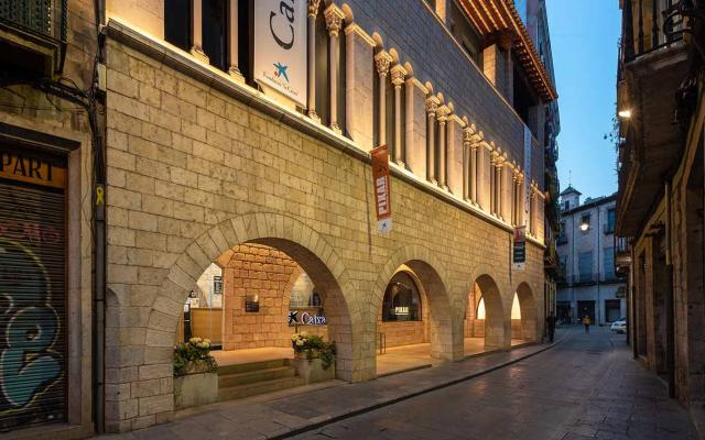 Visita dinamitzada a l’edifici de CaixaForum Girona